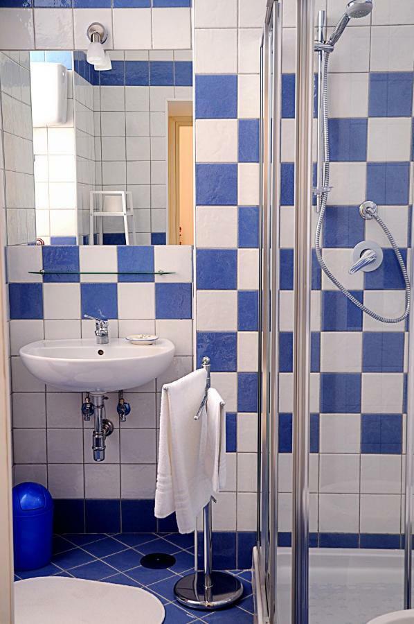 Camera Magenta - Casa Aragonese